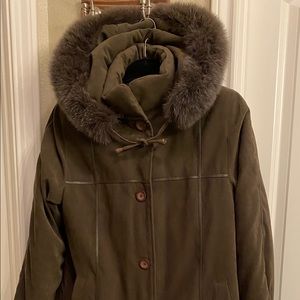 Coat w/fox fur trimmed hood